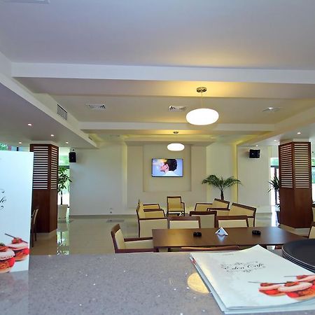 Hotel Eden ทูลเซีย ภายนอก รูปภาพ