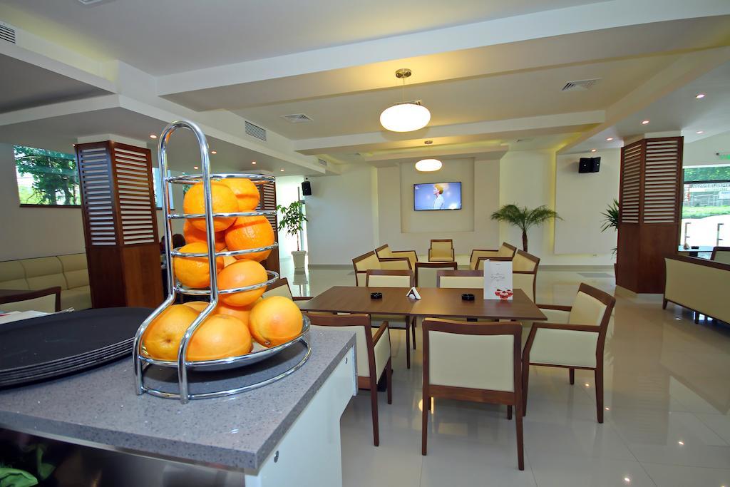 Hotel Eden ทูลเซีย ภายนอก รูปภาพ