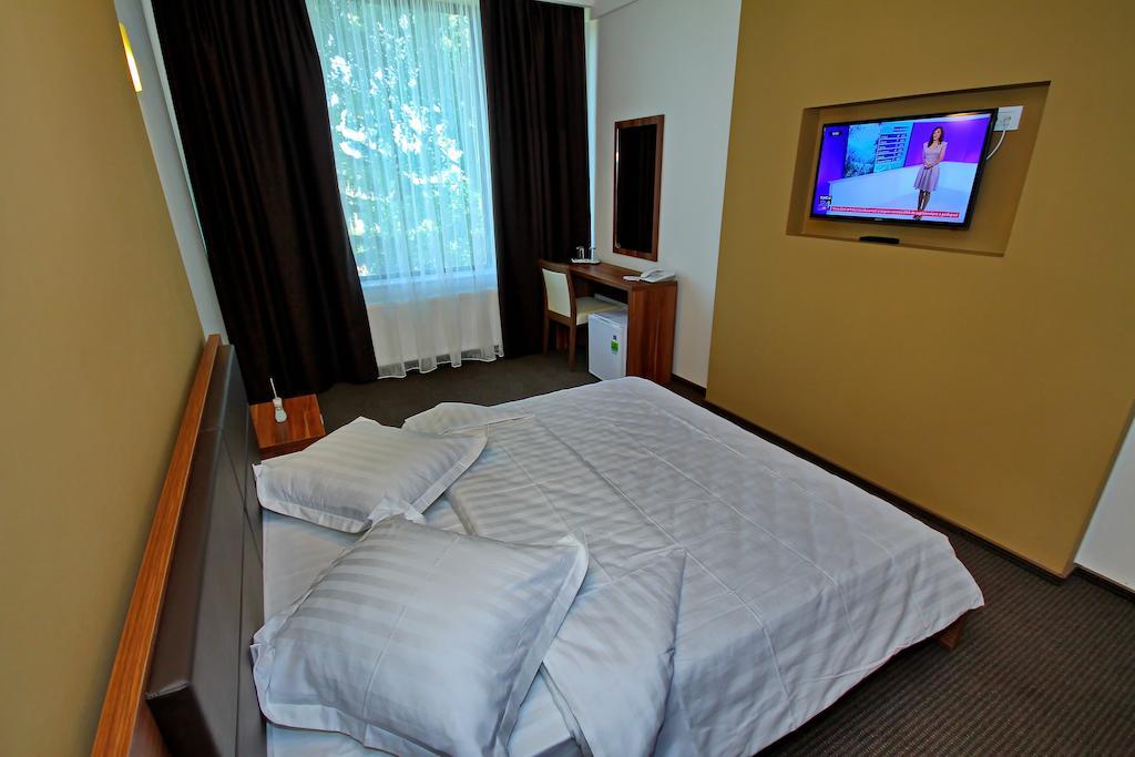 Hotel Eden ทูลเซีย ภายนอก รูปภาพ