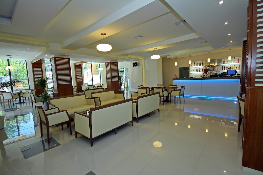Hotel Eden ทูลเซีย ภายนอก รูปภาพ