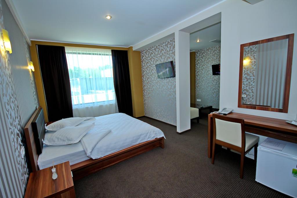 Hotel Eden ทูลเซีย ห้อง รูปภาพ