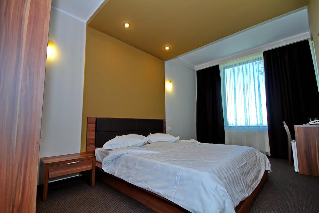 Hotel Eden ทูลเซีย ห้อง รูปภาพ
