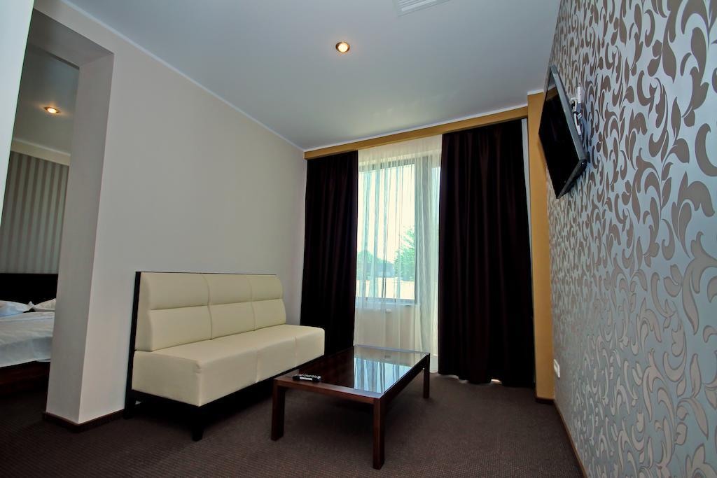 Hotel Eden ทูลเซีย ภายนอก รูปภาพ